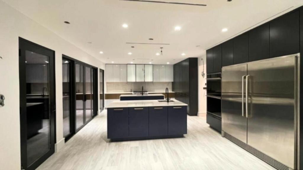 Urban Edge: Modern New York Kitchen