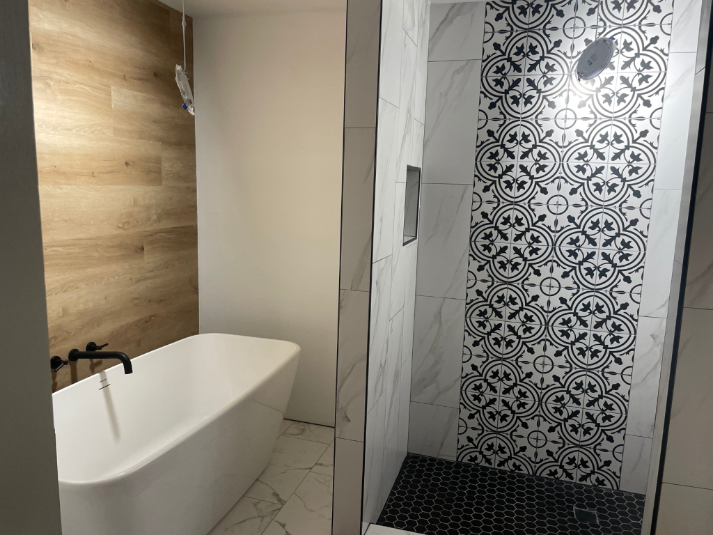 Spa-Like Sanctuary: Modern Elegance in Black, White & Wood