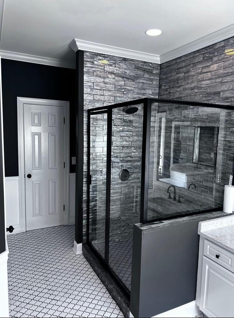 Bold & Moody: Black Bathroom Elegance